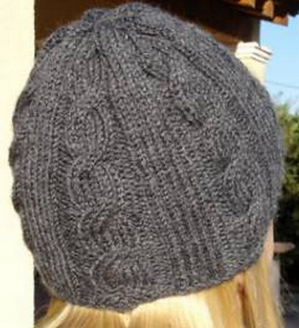 Ravelry: Le Bonnet de ma Loulou pattern by Théonie Poilderat