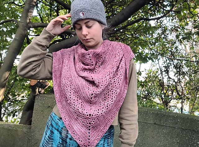 Ravelry: Rhiannon Triangle Shawl pattern by Ashly Bishop