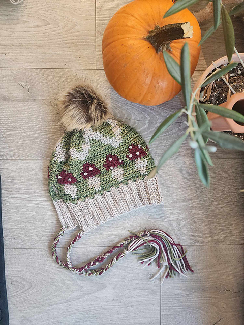 Woodland Bonnet
