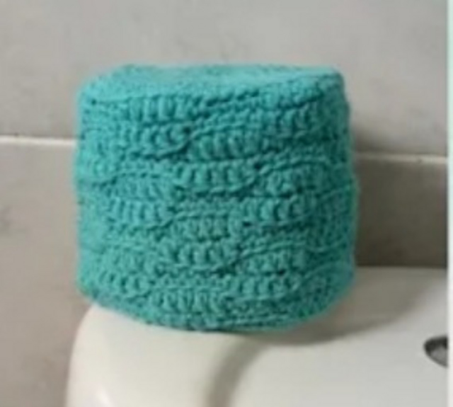 Wavy Toilet Roll Cover
