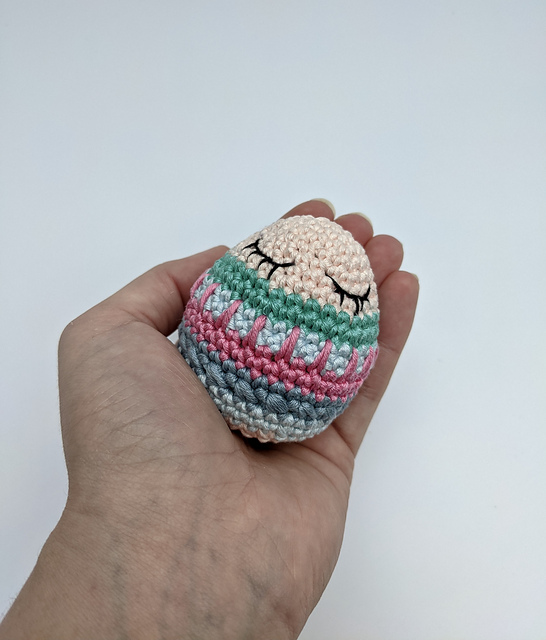 Egg-cellent Easter Pocket Hug
