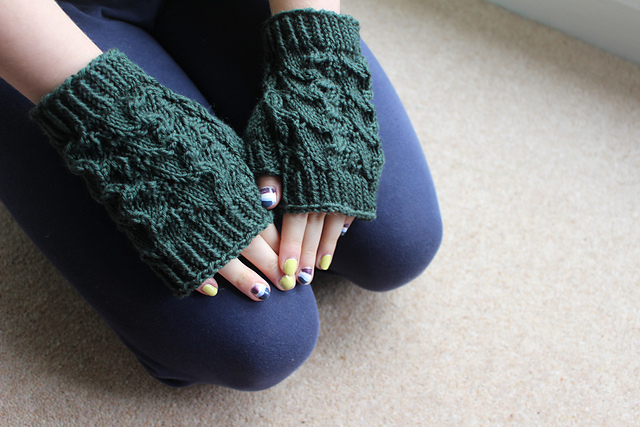Dragon Scale Handwarmers
