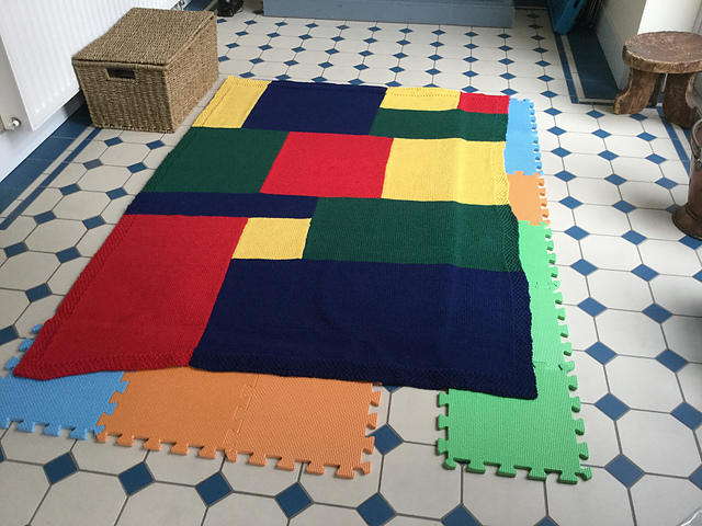# 27 Decke in Farbflächen