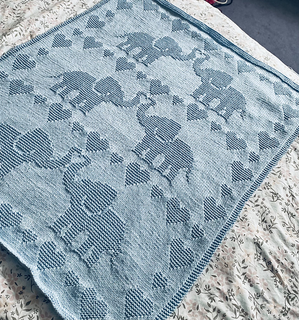 Loved up Elephants