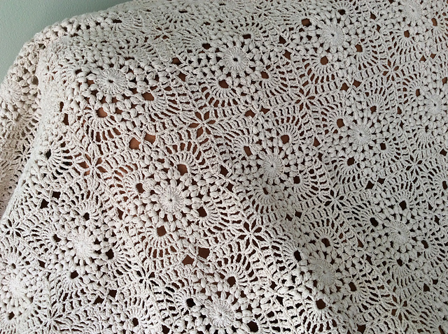 Puff Stitch Bedspread