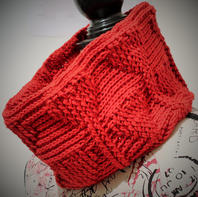 My Valentine Hearts Cowl