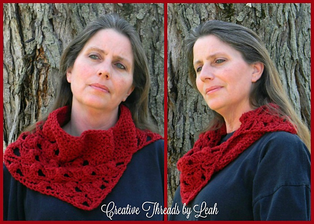 Lacy Clover Cowl