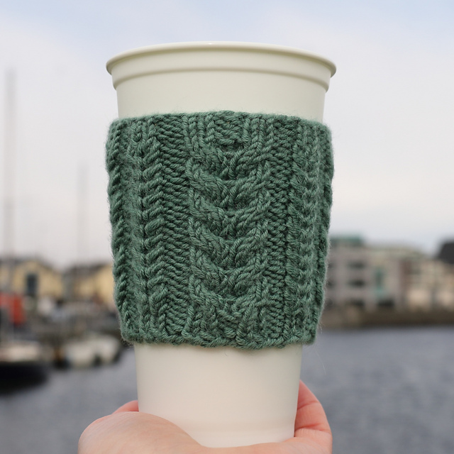 Claddagh Cables Cup Cozy