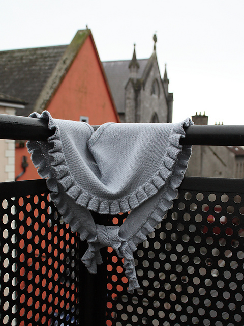 Grey ruffle (Russian "Апофигей женственности")