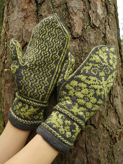 Garden Dreams Mittens