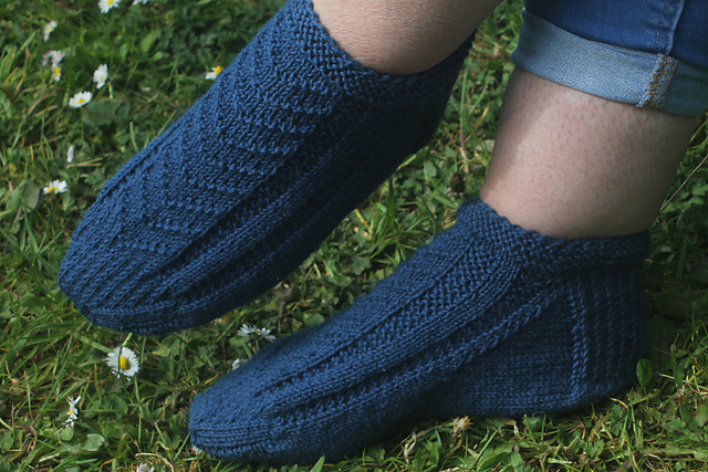 Ravelry: Porthleven Trainer Socks pattern by Tina Barrett