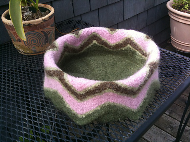 Chaton Minet Felted Cat Basket