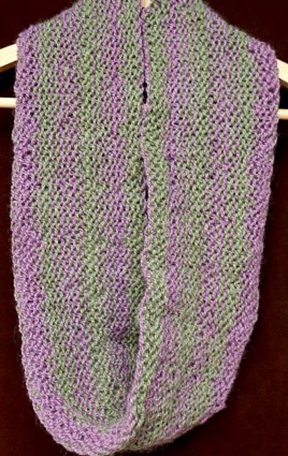 Yorkshire Rose Moebius Cowl