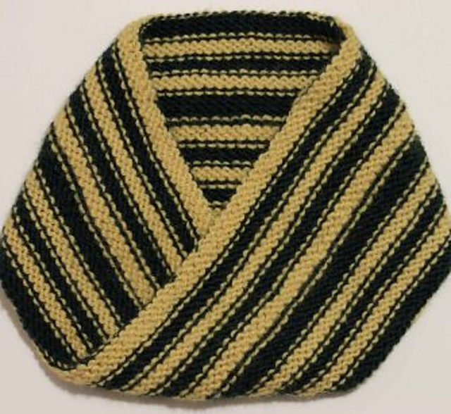 Easy Reversible Striped Moebius Earwarmer