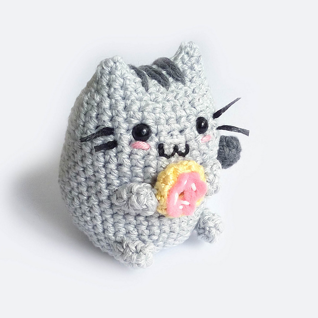 Cat with donut