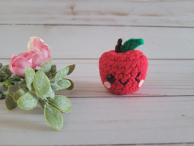 Kawaii Apple