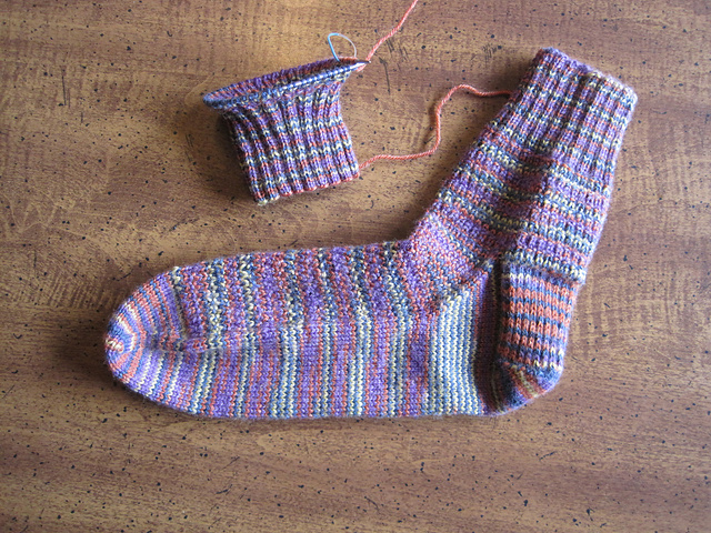 Staggered Rib Sox (Fingering)