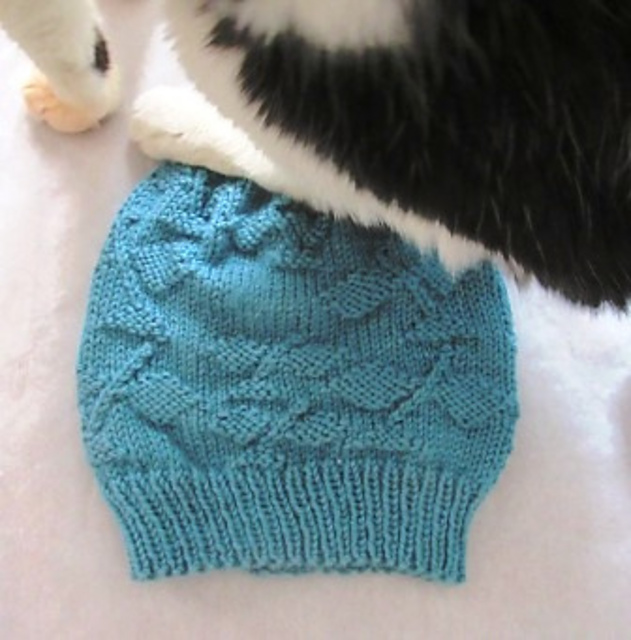 Furballs' Flying Cranes Beanie (M)