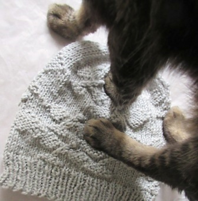Furballs' Flying Cranes Beanie (S)