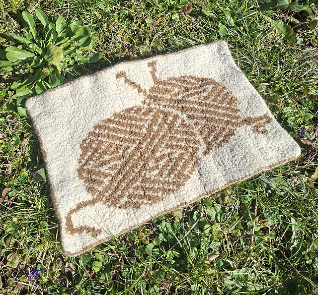 Seatpad Yarnball