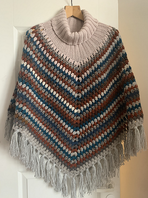 14. Virkattu poncho
