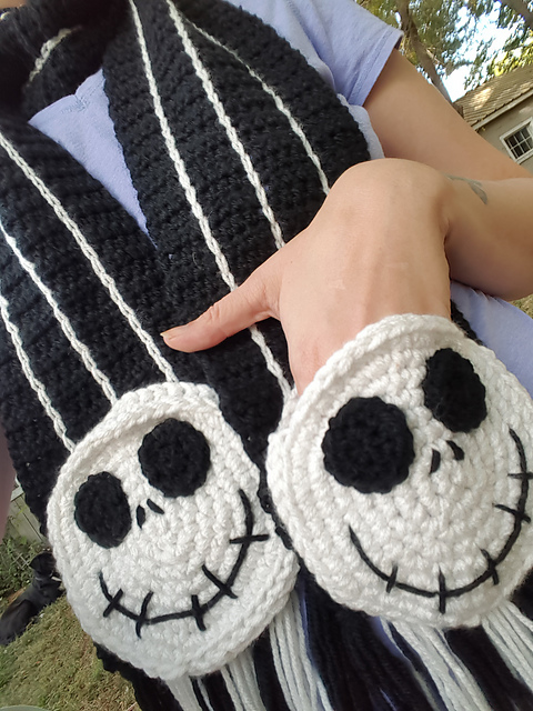 Skeleton Scarf