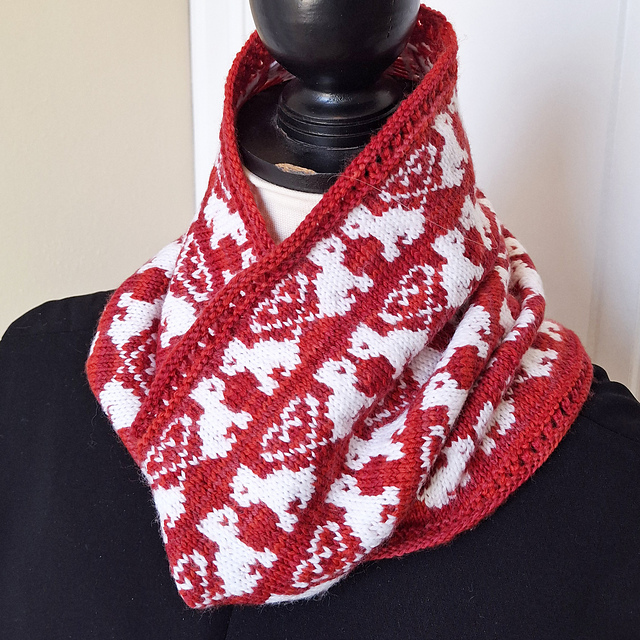 Kissin' Kitties Cowl