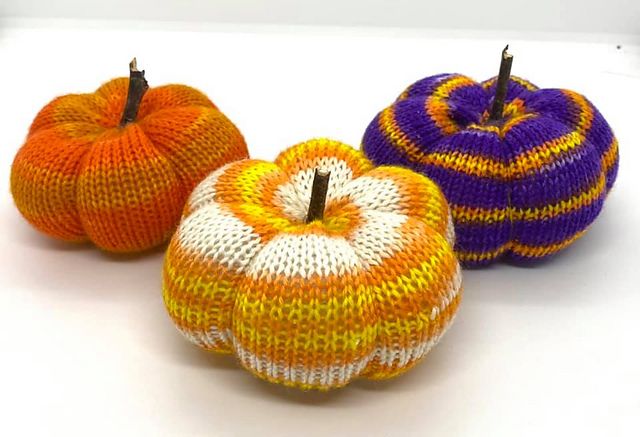 Ravelry: CSM Pumpkins pattern by Connie Reeves