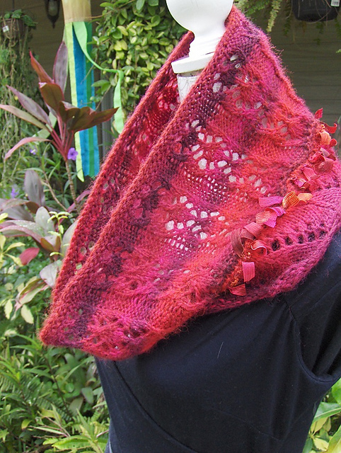 Red Climbing Roses Cowl
