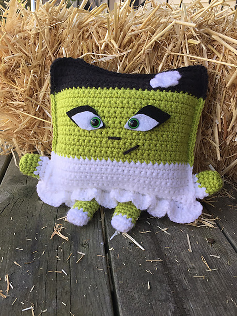 Frankensteins Bride Creepy Cuddler