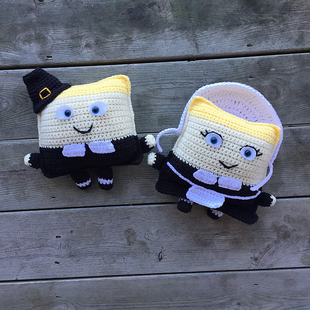 Pilgrim Thanksgiving Cuddlers