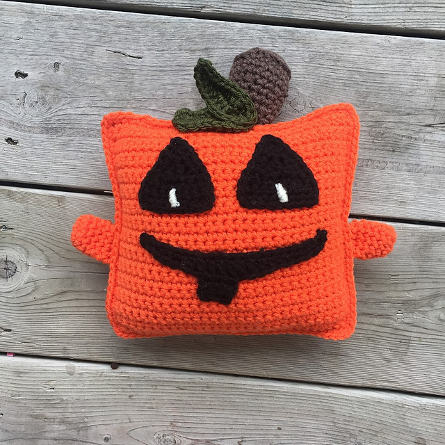 Perfect Pumpkin Creepy Cuddler