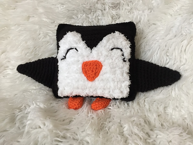 Peppa Penguin Cuddler