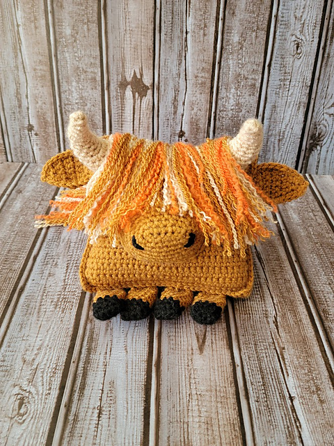 Highland Cow Cuddler