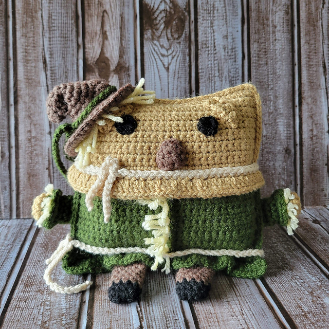 Oz Scarecrow Cuddler