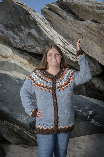 HENNIE CARDIGAN
