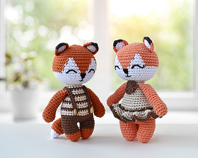 Lara and Larry, the two mini foxes