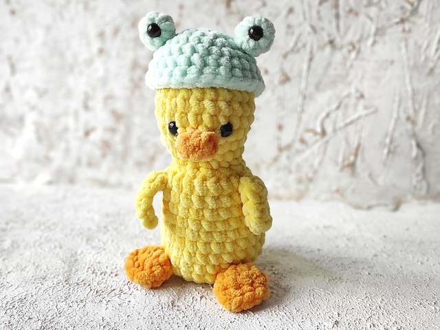 Amigurumi duck-frog