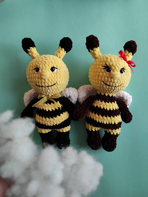 Amigurumi Bee