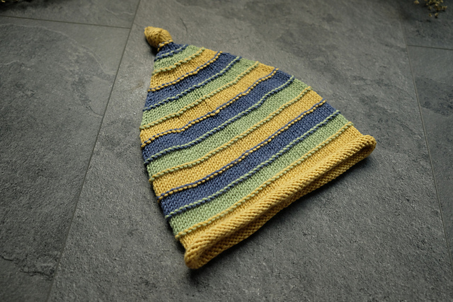 Ravelry: Ridge Stripes Baby Pixie Hat pattern by Blueberry Barn Designs