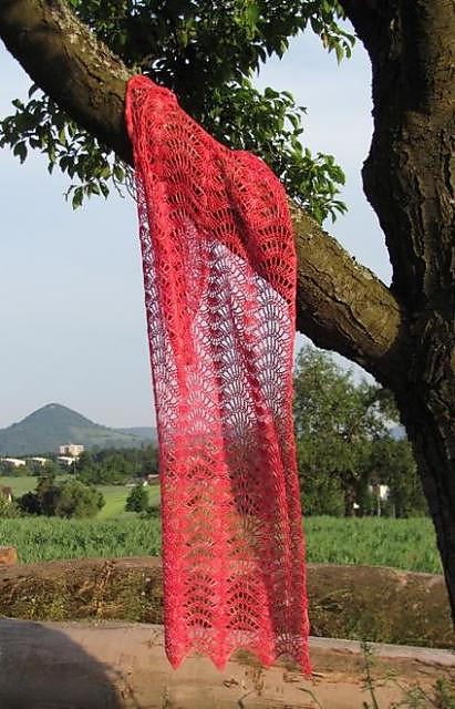 Lacy Feather and Fan Wrap — foto 3