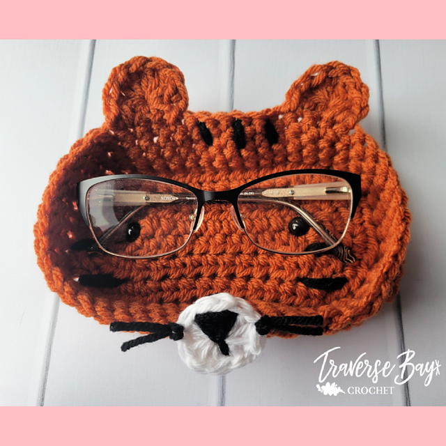 Tiger Glasses Holder