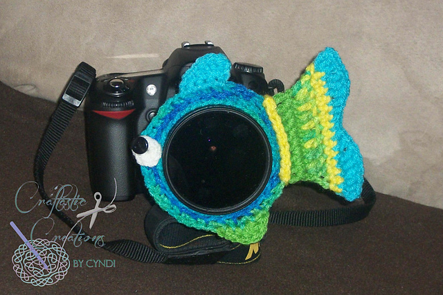 Rainbow Fish Lens Critter