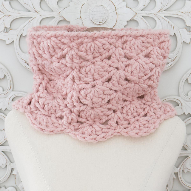 Peacock Cowl