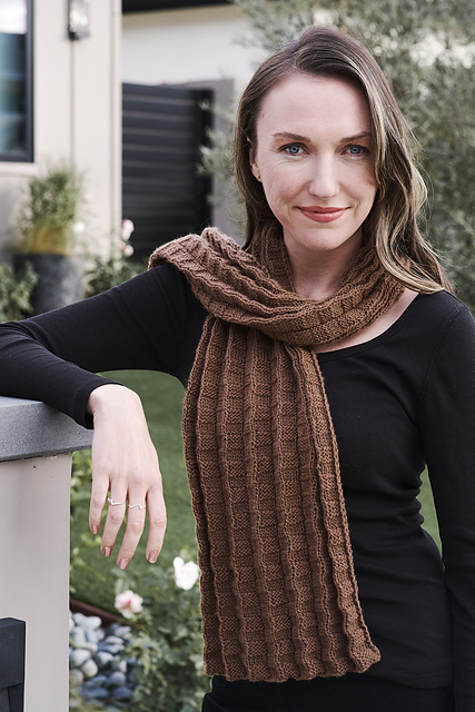 6800E Cardiff Classic Box Pleated Scarf