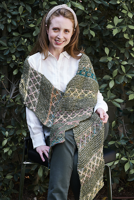 6901-J Vibe & Colorissimo Cross Stitch Wrap