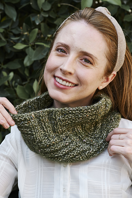 6901-L Vibe Alternating Rib Cowl