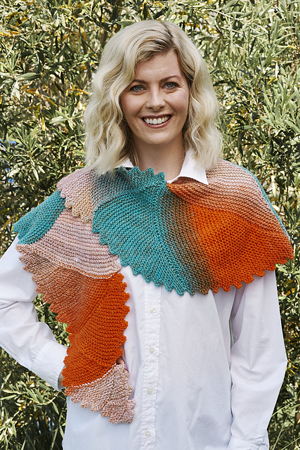 6901-N Gomitolo Gala Garter Wave Shawl