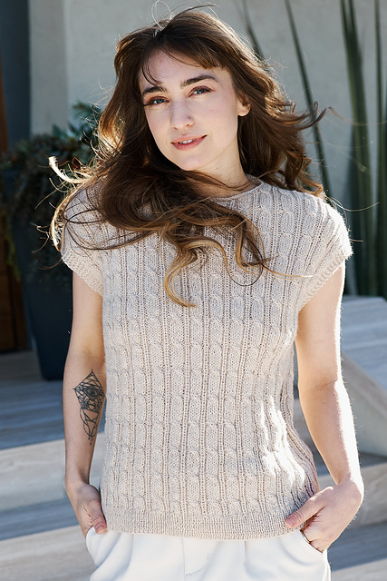 #7000-AA Cardiff Cashmere Classic Cable Vest