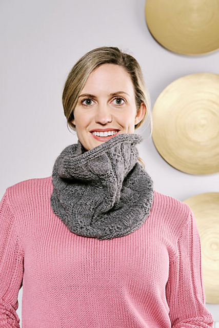 Cardiff Cashmere Classic Moving Cable Cowl/Scarf